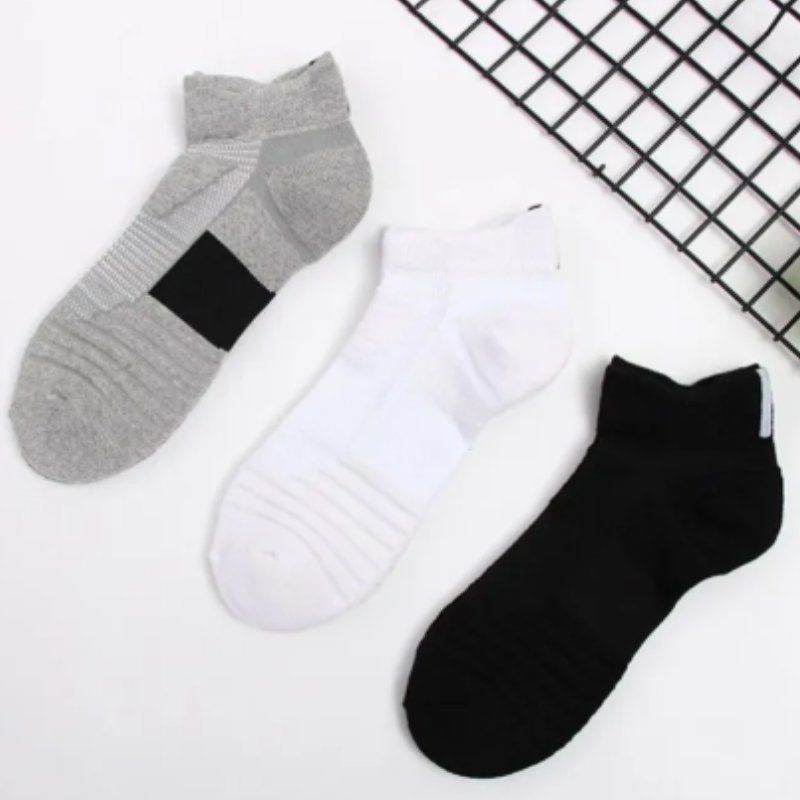 Sports compression socks for men - for basketball, cycling and running